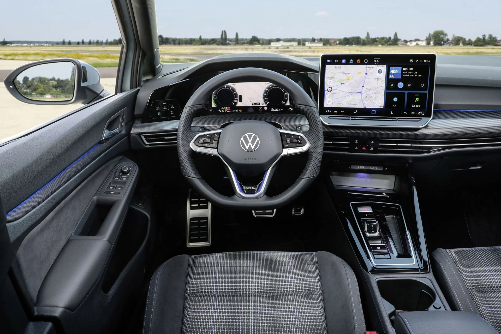 Vernieuwde Volkswagen Golf; interieur Volkswagen Golf 8.5 GTE