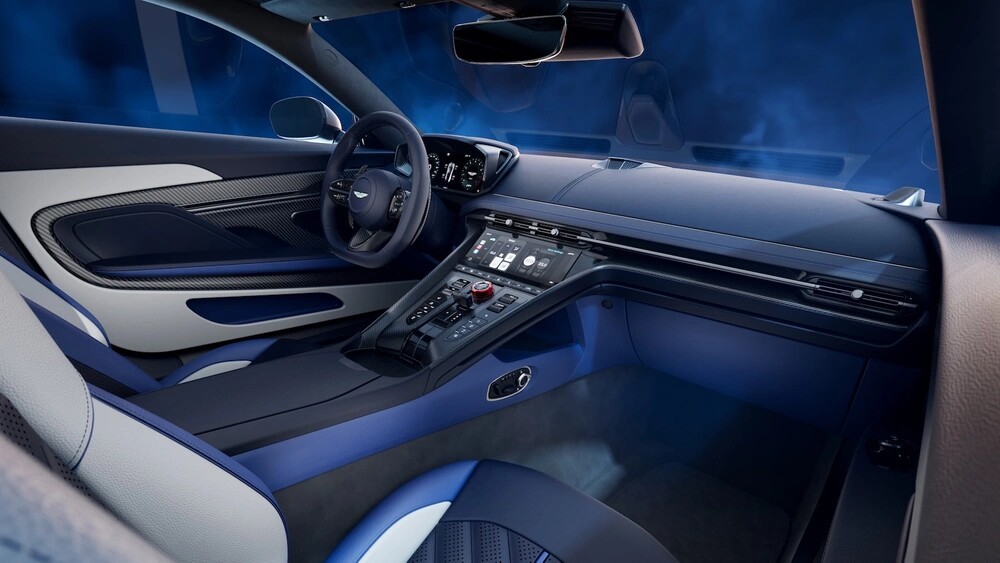 Aston Martin DB12 S  interieur
